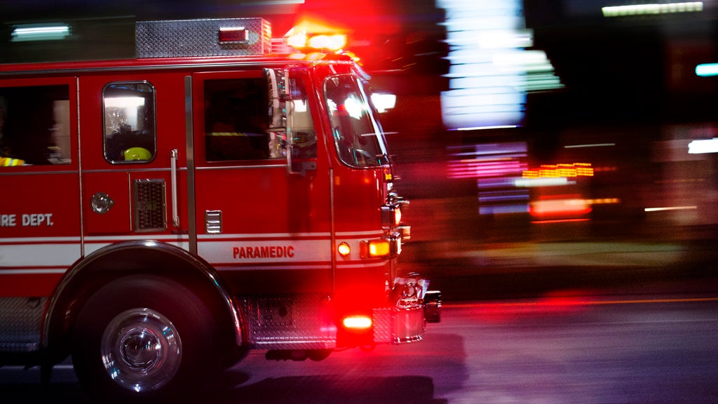 Crews battle structure fire in Victoria neighborhood, city officials say — WCCO / CBS Minnesota, White Bear Lake Community news