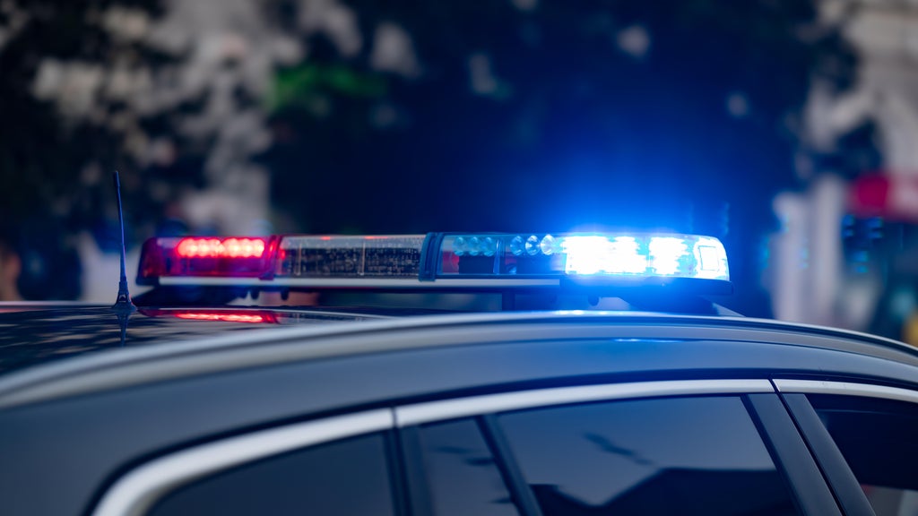 Shelter-in-place issued in Burnsville after shooting injures 1 — WCCO / CBS Minnesota, White Bear Lake Community news