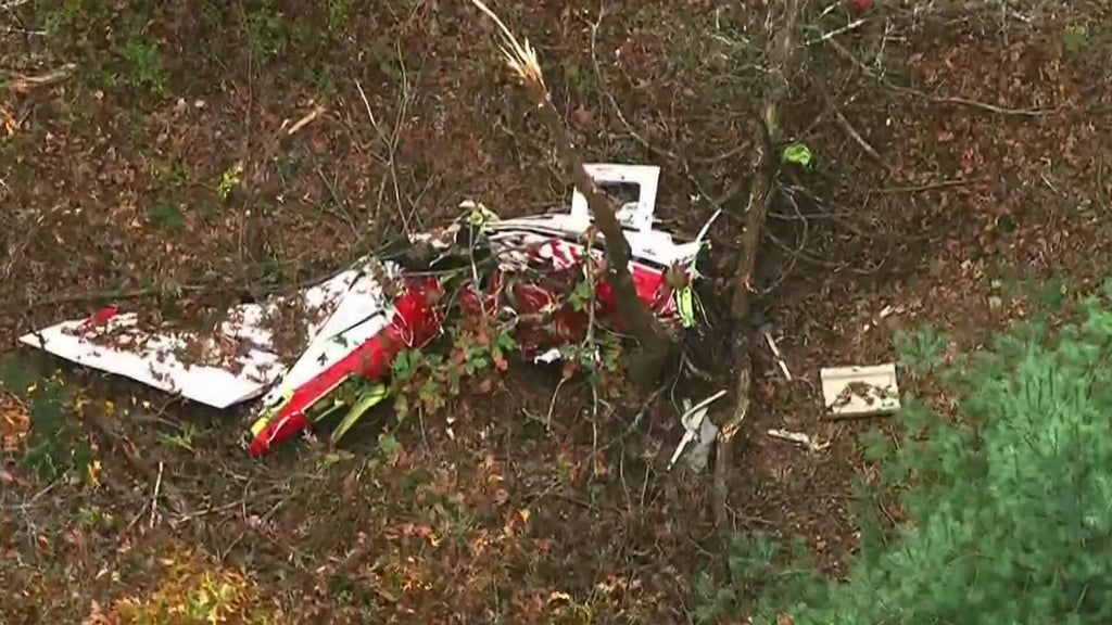 Community mourns pilot among 6 dead in Wisconsin plane crash — WCCO / CBS Minnesota, White Bear Lake Dining news