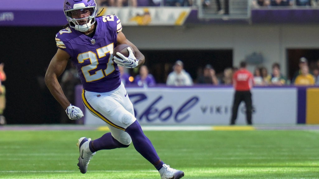 Vikings return RB Jordan Mason from injured reserve after broken thumb kept him out last 4 games — WCCO / CBS Minnesota, White Bear Lake Sports news