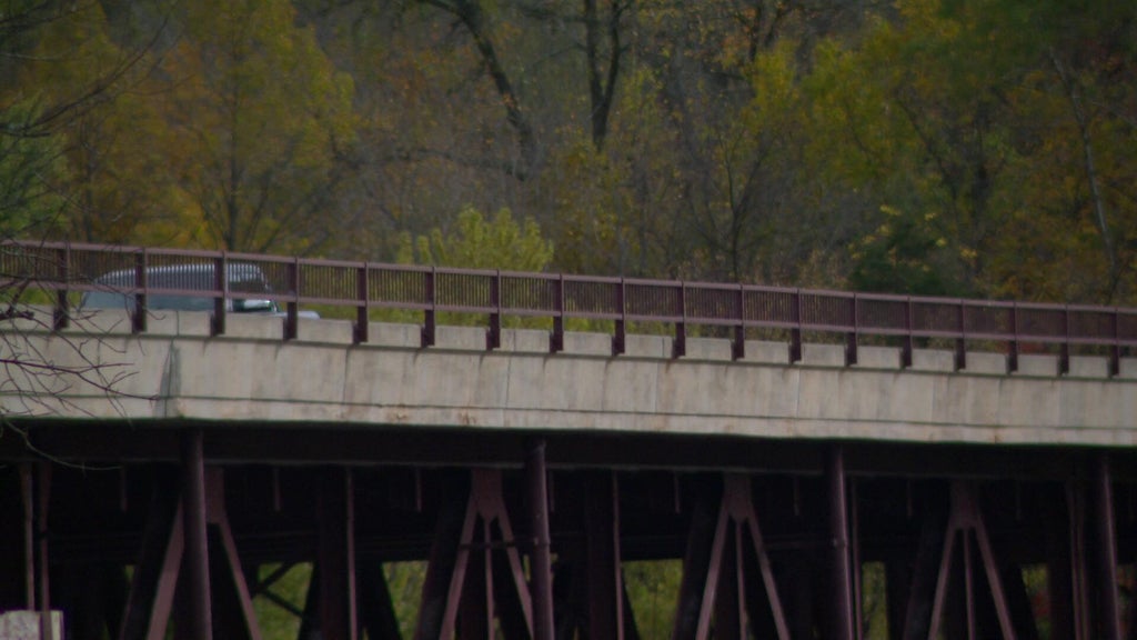 Businesses near Osceola brace as Highway 243 bridge set to close — WCCO / CBS Minnesota, White Bear Lake Business news