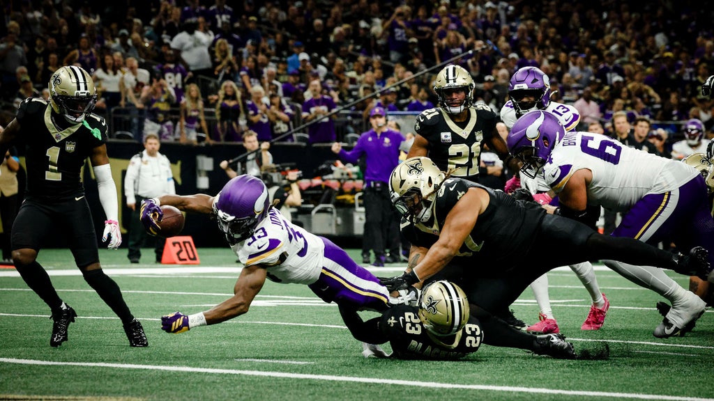 Jefferson, Jones, Murray all produce to help the unbeaten Vikings top Saints 23-13 โ WCCO / CBS Minnesota, White Bear Lake Sports news