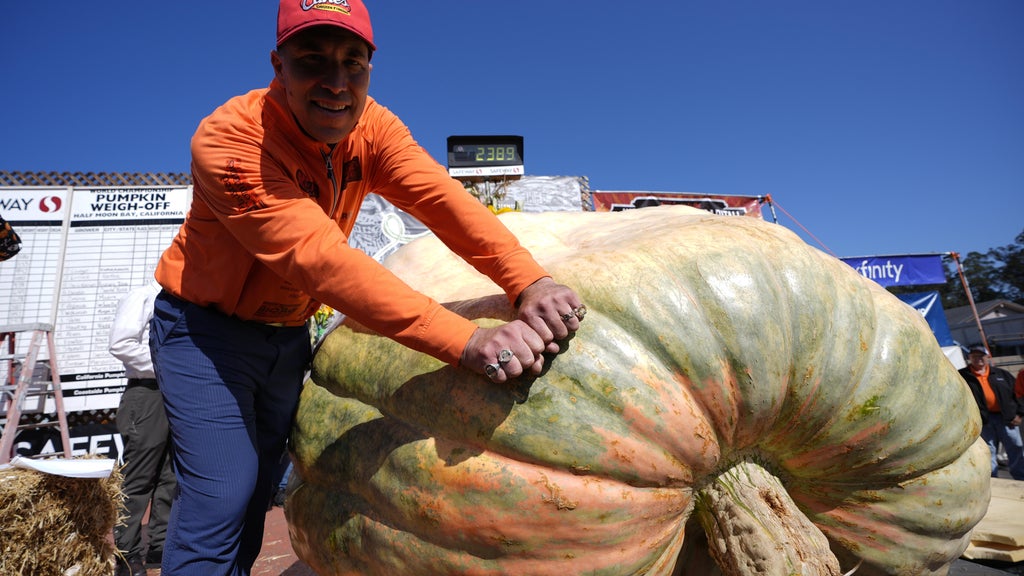 Anoka County pumpkin grower wins California title for 5th time in 7 years — WCCO / CBS Minnesota, White Bear Lake Arts news