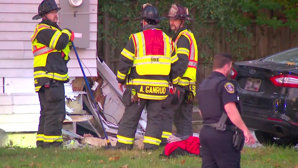 Man blew through Bloomington stop sign, hit car, which then struck home, police say — WCCO / CBS Minnesota, White Bear Lake Community news