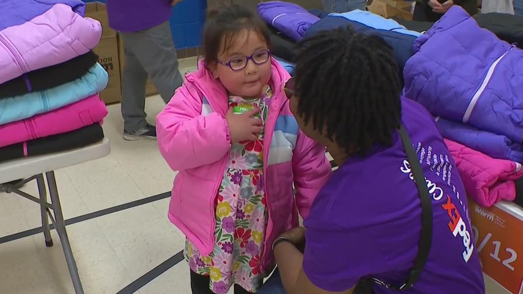 Hundreds of St. Paul students gifted free winter coats by Operation Warm — WCCO / CBS Minnesota, White Bear Lake Schools news
