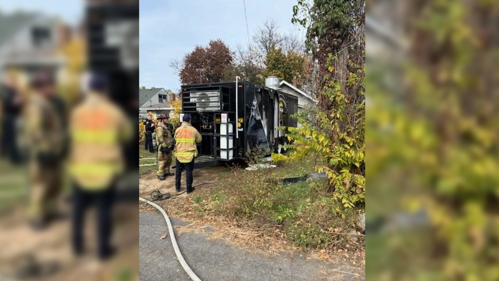 3 adults hospitalized after fire at food truck on St. Paul's east side — WCCO / CBS Minnesota, White Bear Lake Dining news