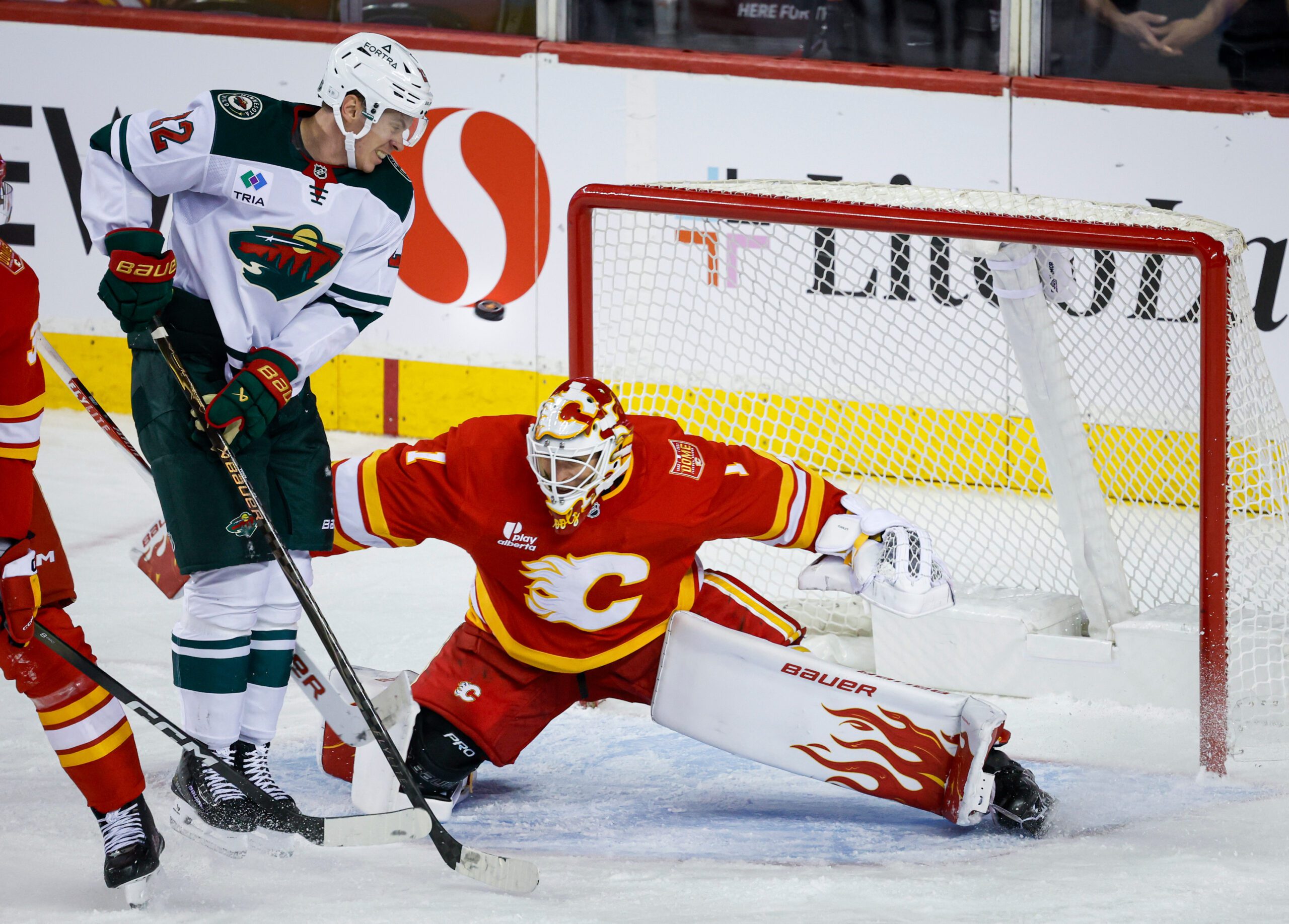 Cooley makes 36 saves in the Flames’ 2-1 victory over the Wild — KSTP 5, White Bear Lake Sports news