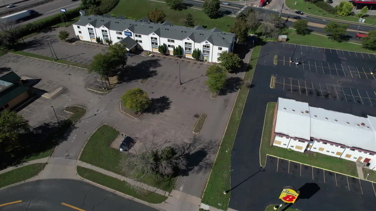 Brooklyn Center City Council unanimously revokes licenses for hotels subject of sex trafficking raid — FOX 9, White Bear Lake Health news