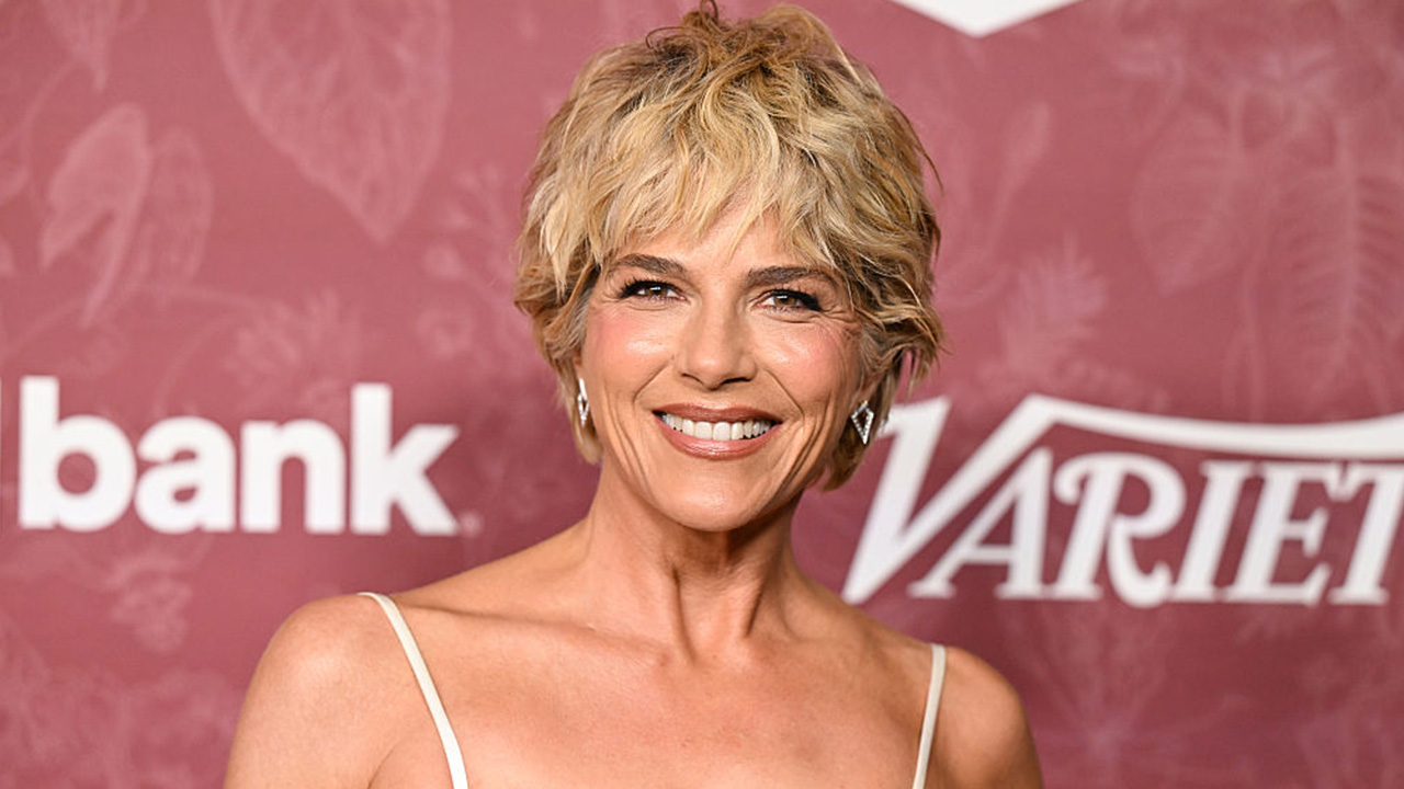 Selma Blair arrested, taken to hospital after allegedly attacking flight attendants — FOX 9, White Bear Lake Health news